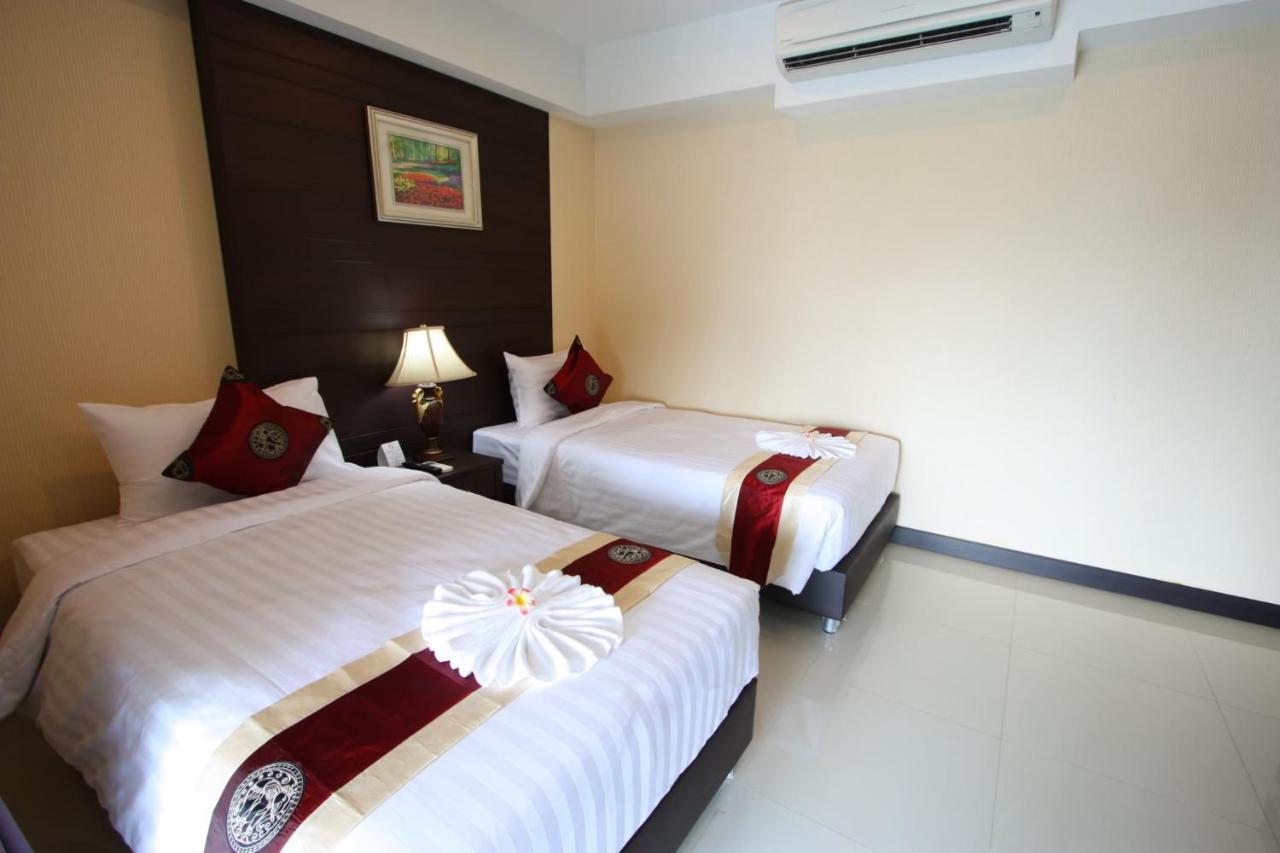Valhalla Pattaya Hotel Jomtien Beach Exterior photo