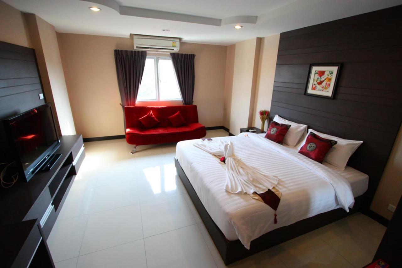 Valhalla Pattaya Hotel Jomtien Beach Exterior photo