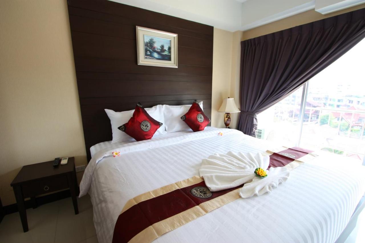 Valhalla Pattaya Hotel Jomtien Beach Exterior photo