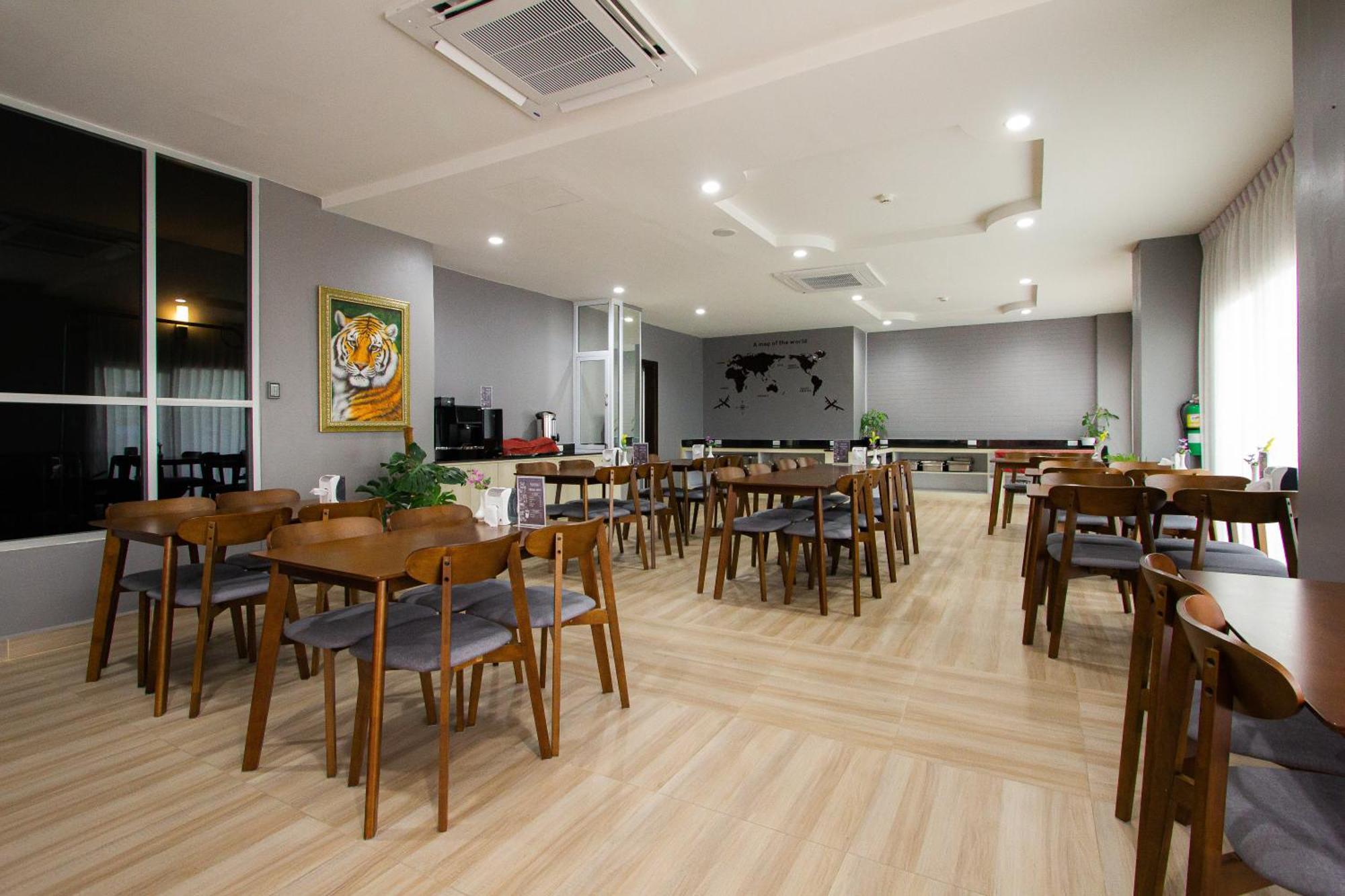 Valhalla Pattaya Hotel Jomtien Beach Exterior photo