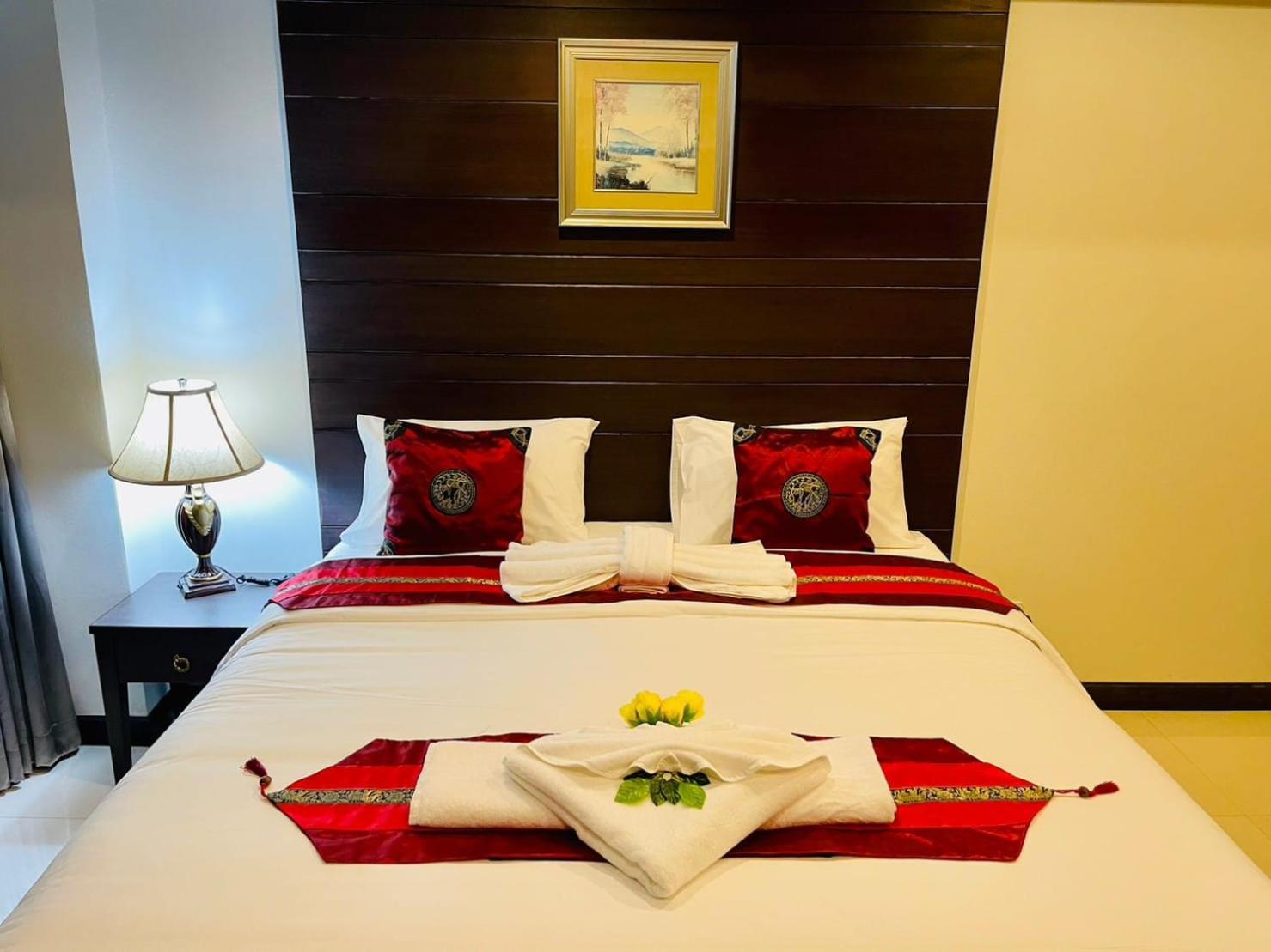 Valhalla Pattaya Hotel Jomtien Beach Exterior photo